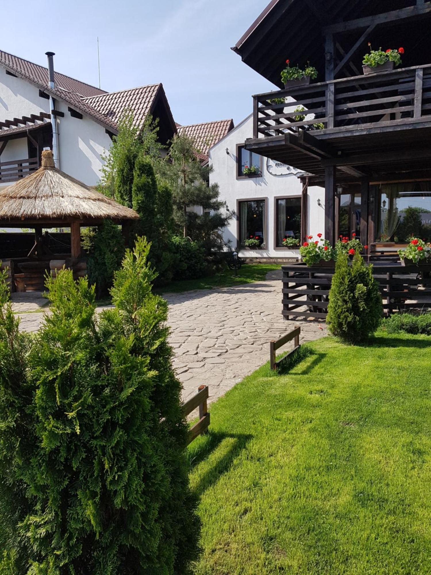 Pension Casa Drumetului Piatra Neamt Exterior photo