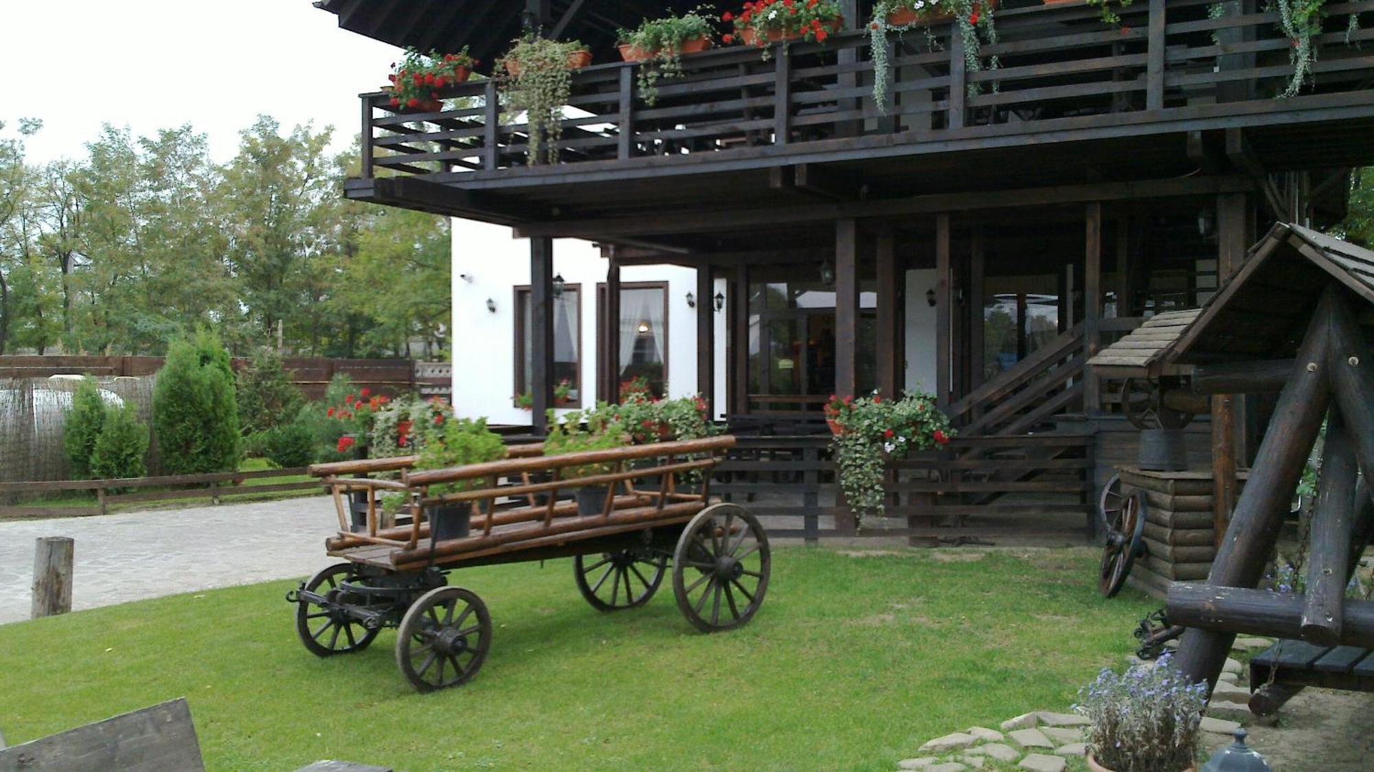 Pension Casa Drumetului Piatra Neamt Exterior photo